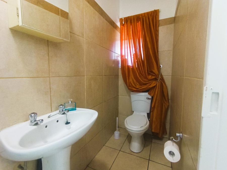 1 Bedroom Property for Sale in Hospitaalpark Free State